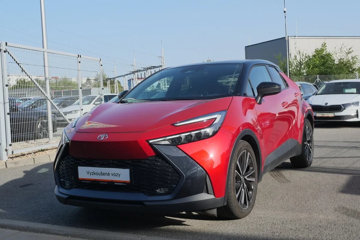 Toyota C-HR 1.8 Hybrid 72 kW, fotografie 1 z 6